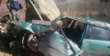 Otomobil Şarampole Yuvarlandı: 2 Yaralı